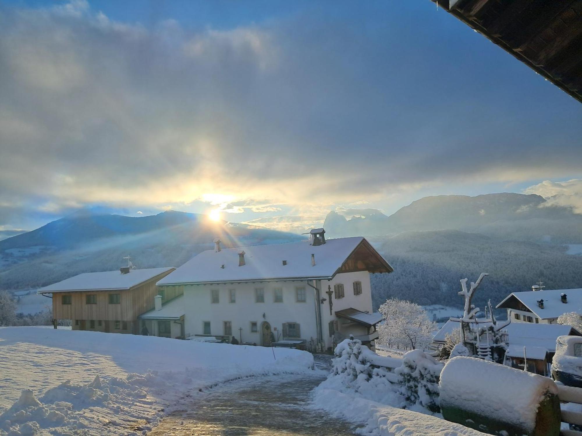 Schweiggerhof -Agriturismo- Farm Holidays Villandro Exterior foto